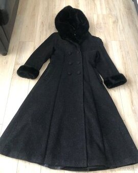 Dlhy, čierny kabát č. 38