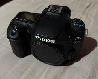 Canon EOS 90D
