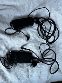 Nabíjacie adaptéry Dell a Fujitsu