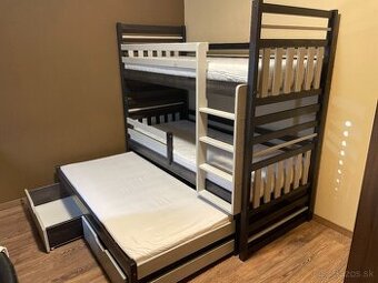 Detská poschodová posteľ s prístelkou