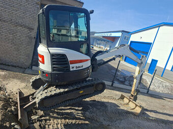 Predam pasovy bager,minibager Bobcat E26 rok 2019