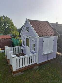 Detský drevený záhradný domcek