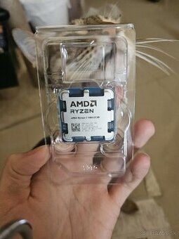 AMD Ryzen 7 9800X3D