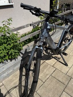 Cestný elektrobicykel BMW