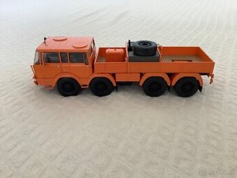 1:43 Tatra 813 8x8