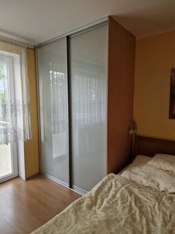 Posuvné dvere na skriňu