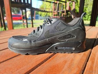 Nike Air Max 90 Surplus “Black Infrared”