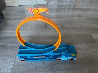 Mattel Hot Wheels Ťahač a horská dráha GCK38