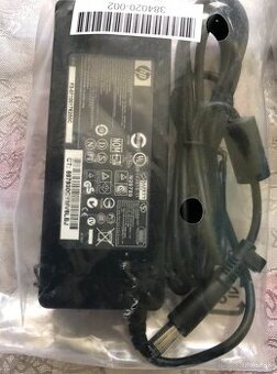 Nabíjačka na notebook originál HP 19V 4,74A / hrubá čierna.