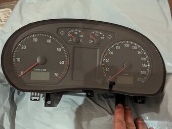 Vw Polo 9n budíky 1.2 51kw