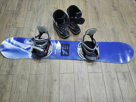 Snowboard Head  s viazaním a topánkami