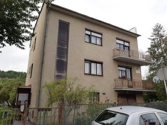 Rezervované Ponúkam na predaj rodinný dom na Karlove