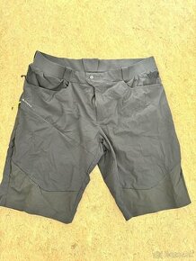 Decathlon turisticke kratase velkost XL