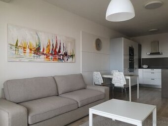 Prenájom 2-izb.bytu v centre Senca s loggiou