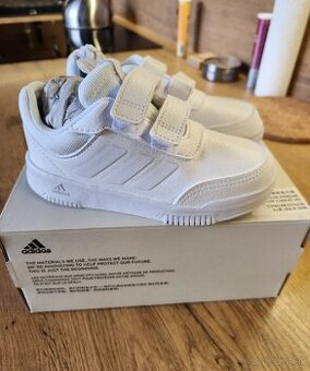 Adidas detske čisto nove