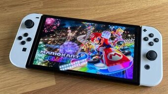 Nintendo Switch OLED + navyse 2x JoyCons