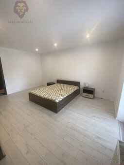Na predaj 3- izbový byt, Trenčín. 79 m² , Zámostie