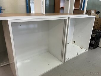 Regale, vesiakove skrine