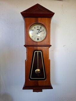 Predám funkčné mechanické nástenné hodiny KKK Westminster ka