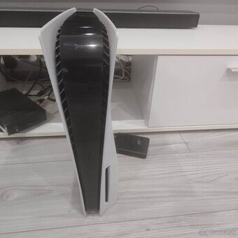 Predám Playstation 5 s mechanikou 825 GB,s 2TB diskom, hrami