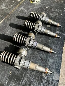 Originálne vstrekovače BOSCH / VW 1.9 TDI PD – 038130073BA (