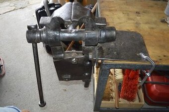 predam krasny stary kovacsky zverak