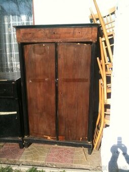 Empír / Biedermeier  vertiko