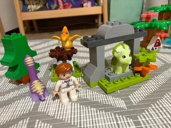 Lego Duplo - dinosauria ošetrovateľka