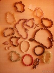 Náramky a náhrdelníky z nerastov (14 ks), aj poštou.