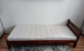 Jednolôžková posteľ z masívu +rošt +matrac