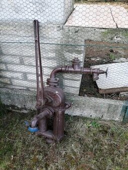 Na predaj ručná pumpa na vodu Lila 75