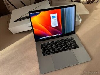 Apple MacBook Pro 15" 2017 s rozbitým displejom