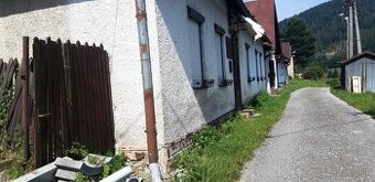 4 IZBOVÝ RODINNÝ DOM, SMOLNÍK, OKRES GELNICA