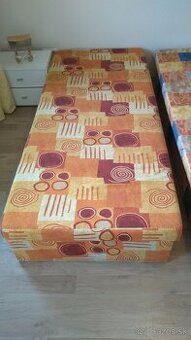Váľanda/posteľ s úložným priestorom