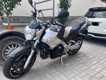 Predám Suzuki GSR600