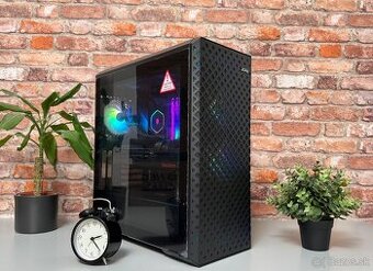 Ryzen 7 5800X3D\32GB\RX 7900XTX\SSD\850W Zdroj