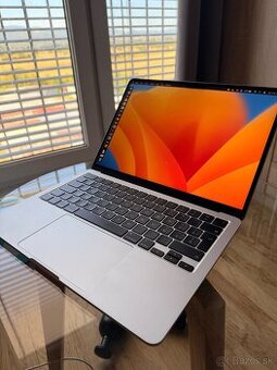 Apple MacBook Air 13,6" / M2 / 256GB (2022)