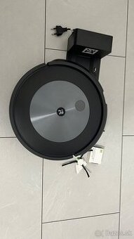 Robotický vysávač Roomba J7