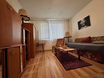 Ponúkam Vám do prenájmu garsónku v Leviciach.