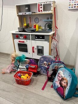 Predam vsetko na fotke a zaroven darujem detsky zakladac