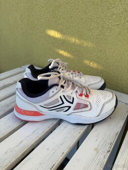 Chlapčenské športové tenisky veľ. 40