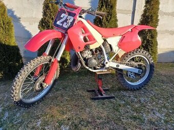 Predám motocross Honda CR 125 vo výbornom technickom stave.
