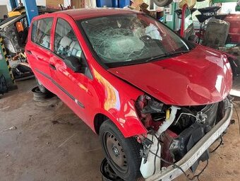 Rozpredám na diely Renault Clio III HB grandtour 1.2 D4F D7