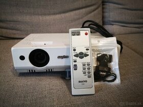 Projektor SANYO PLC-XW60, HDMI, dálkové ovládání - 1