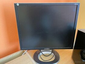 17" LCD monitor Hyundai - 1