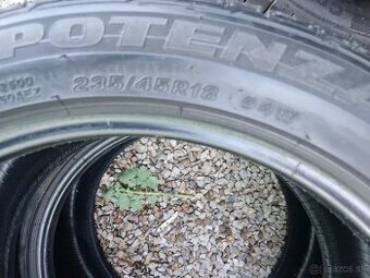 Predam pneu 235/45r18