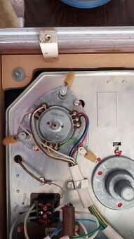 TESLA gramofon