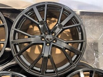 original kolesa audi q8 sq8 r22 5x112 4M8601025CP