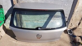 5 te,kufrové dvere na Volkswagen Polo 2012