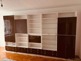 Obyvacia  stena 4 m